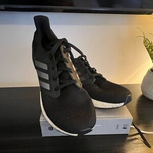 Adidas Men's Black and White Athletic Shoes